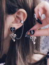 kuro_kawaE / ハートストーンのチェーンピアス-イヤリング両耳用［黒］