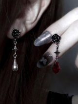 kuro_kawaE / 薔薇の雫ピアス-イヤリング